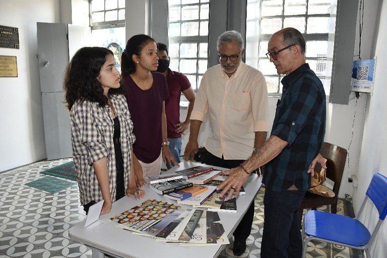 Doação de livros cursinho.jpeg Doação de livros cursinho.jpeg