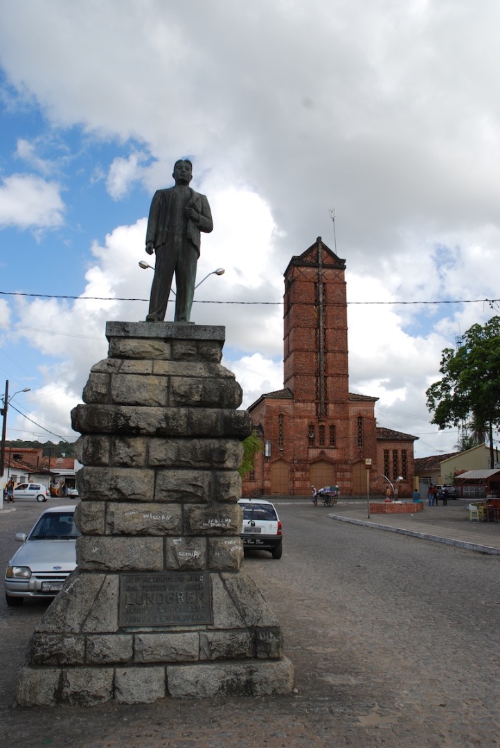 Estátua Centro Rio Tinto