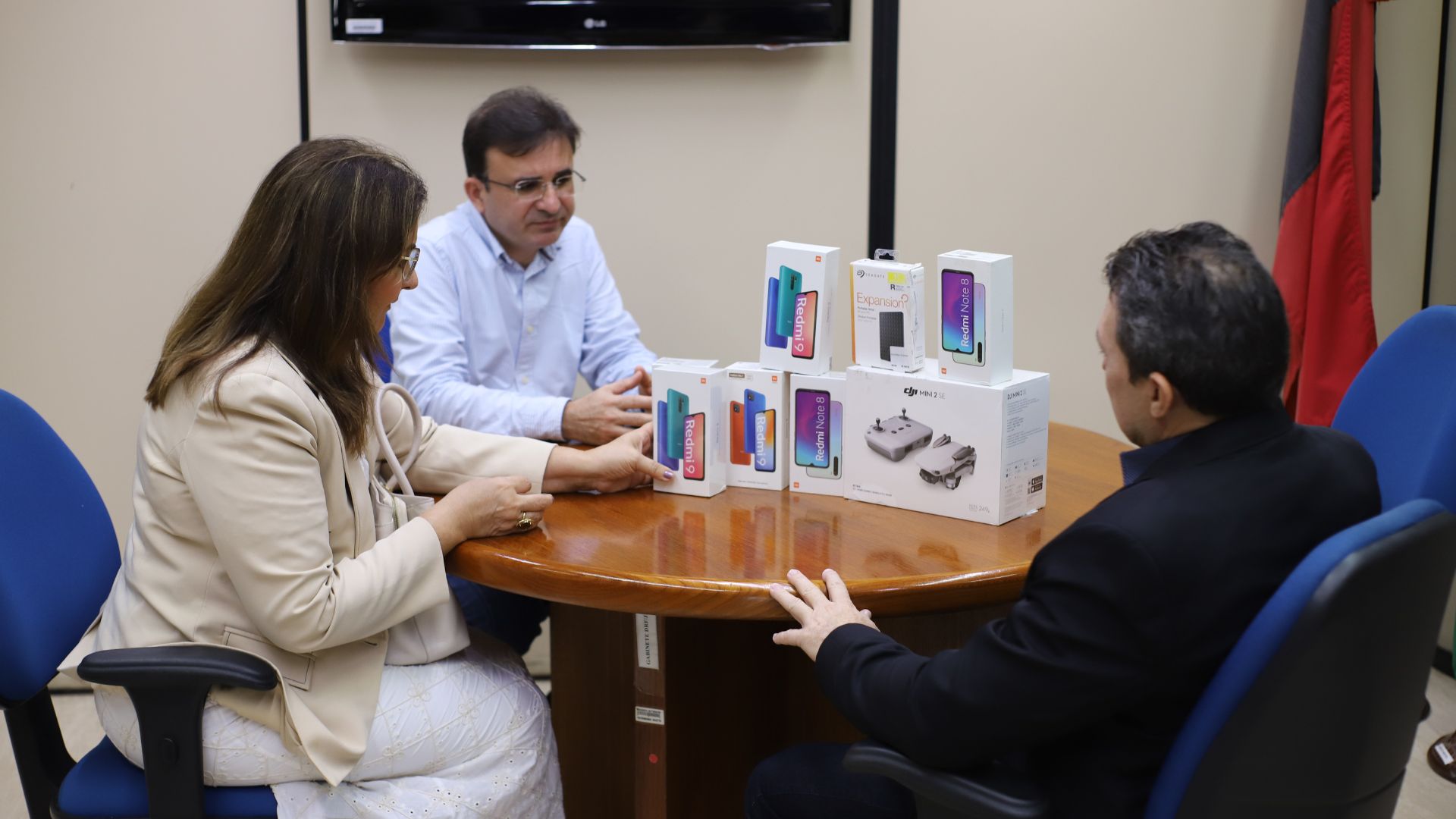 UFPB recebe 35 equipamentos eletrônicos doados pela Receita Federal UFPB recebe 35 equipamentos eletrônicos doados pela Receita Federal