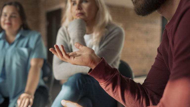 UFPB lança livro sobre saúde mental com foco em pesquisa e desafios profissionais no CCHLA