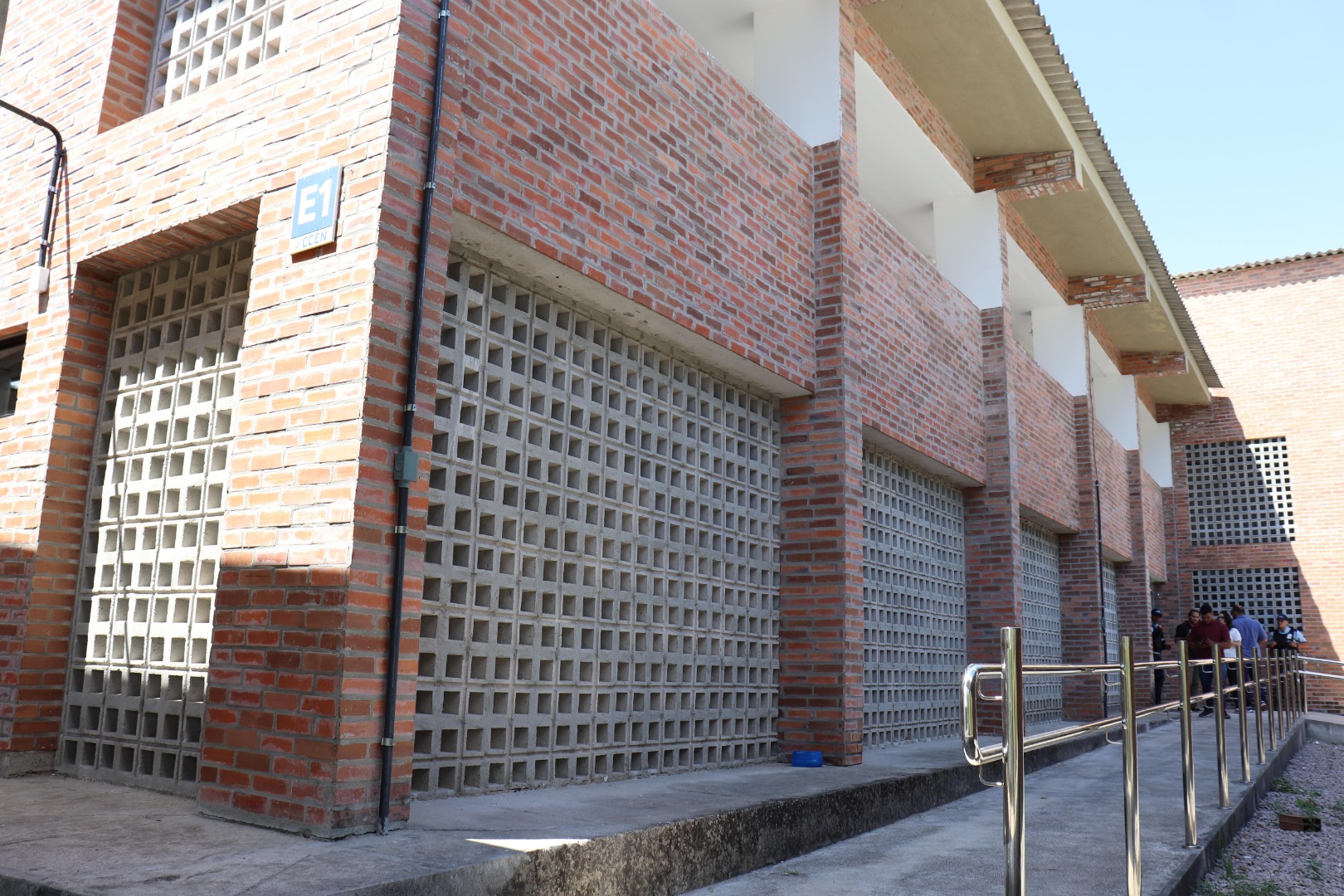 061120248.JPG 061120248.JPG